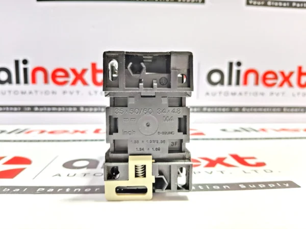 Telemecanique CA2 DN22 control relay 220V 50/60Hz