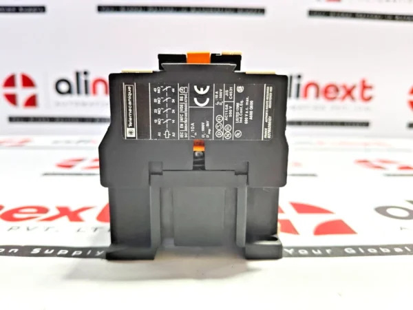 Telemecanique CA2 DN40 control relay 220V 60Hz