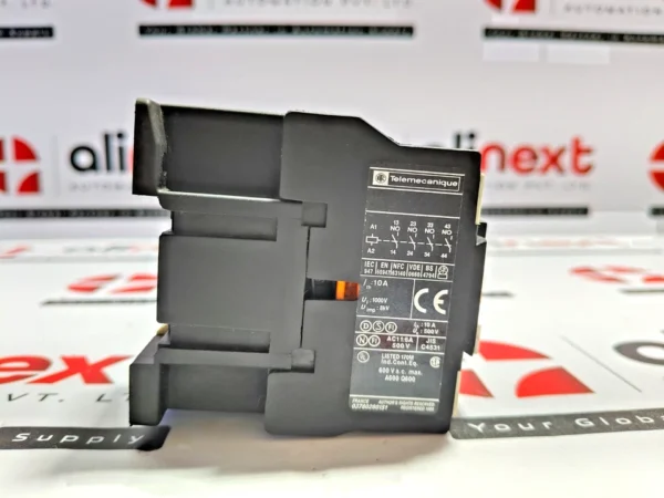 Telemecanique CA2 DN40 control relay 220V 60Hz