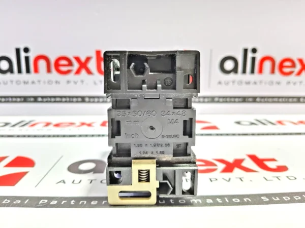  Telemecanique CA2DN31M7 control relay 220-240V 50/60Hz