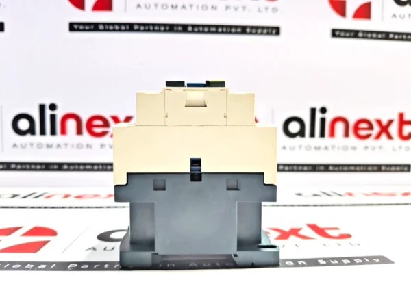 Telemecanique CAD32P7 control relay 230V 50/60Hz