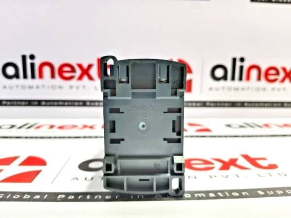 Telemecanique TeSys CAD32 control relay 230V 50/60Hz