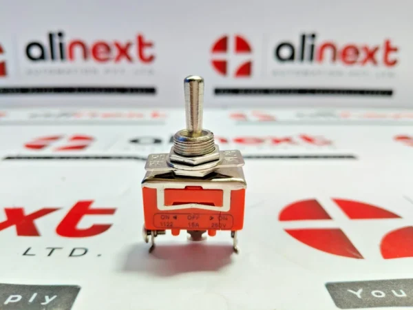 1122 Single Pole Double Throw Switch 250V 15A