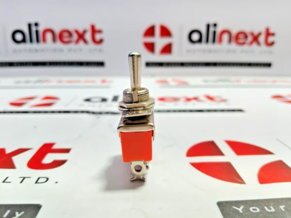 1122 Single Pole Double Throw Switch 250V 15A