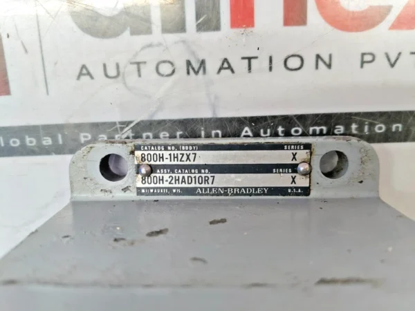 Allen-Bradley 800H-NP33 enclosure cover 800H-1HZX7/800H-2HAD10R7