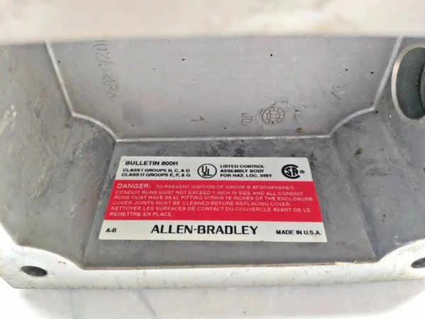 Allen-Bradley 800H-NP33 enclosure cover 800H-1HZX7/800H-2HAD10R7