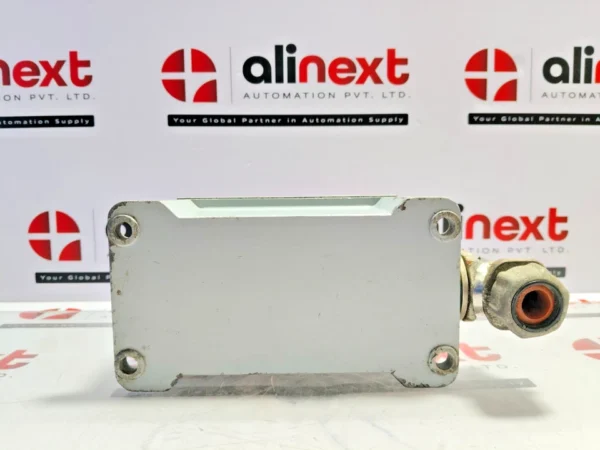 Allen-Bradley 800H-NP33 enclosure cover 800H-1HZX7/800H-2HAD10R7