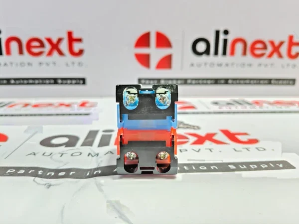 Fuji Electric AR22JR-2A11A maintained key selector switch 250V 6A