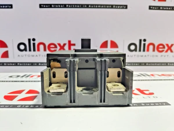 GoldStar ABE 202 molded case circuit breaker (crack)