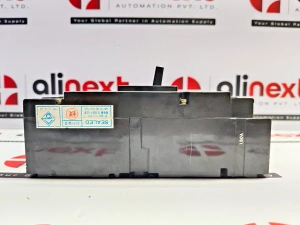 GoldStar ABE 202 molded case circuit breaker (crack)