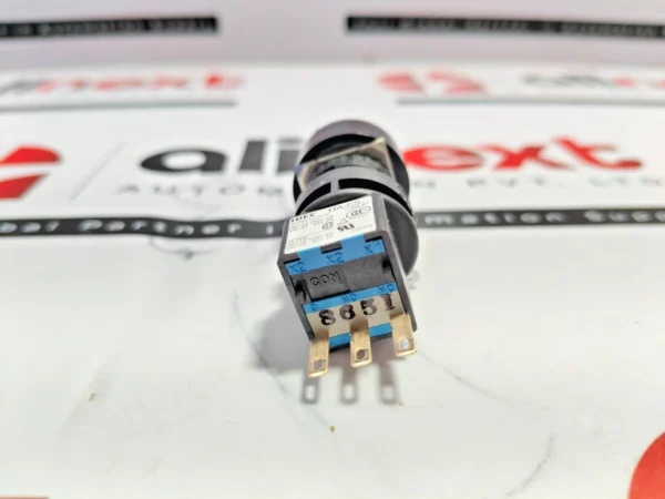 IDEC HA-C5 industrial pushbutton switch AC-12 250V 2A