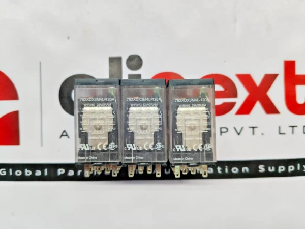 Lot of 3x Schneider Electric 792XDX3M4L-120A miniature plug-in relays 120VAC