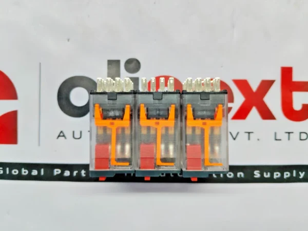 Lot of 3x Schneider Electric 792XDX3M4L-120A miniature plug-in relays 120VAC