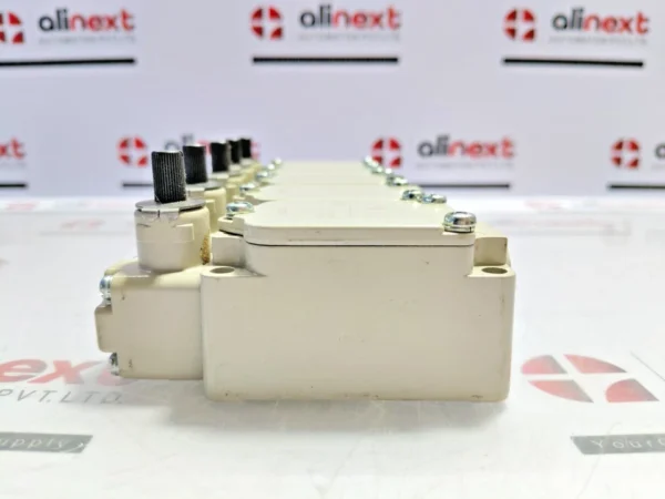 Lot of 5x Azbil Corporation 1LS19-JK Compact Limit Switch 0.1A-125VAC 0.1A-30VDC