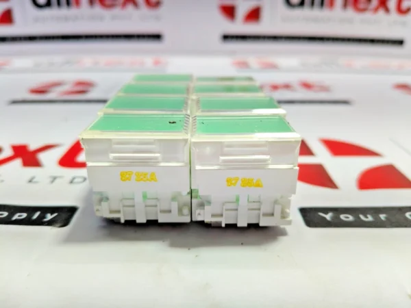 Lot of 8x Fuji Electric AG23-ZAE3-G command switch lighting block 25A