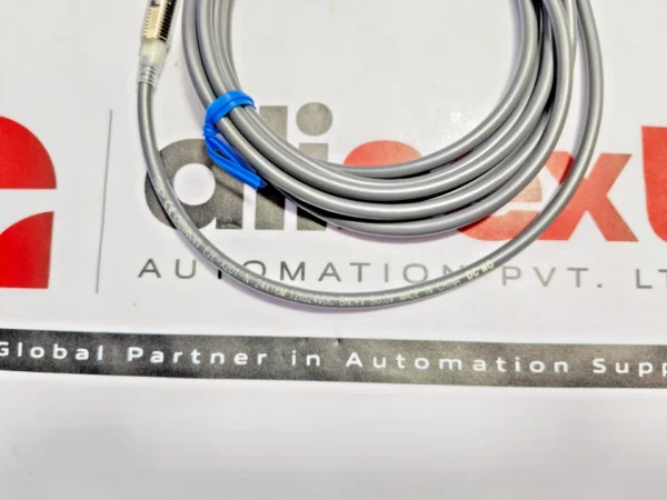 Omron E2E-X2D1-N Proximity Sensor 2M 12 to24VDC