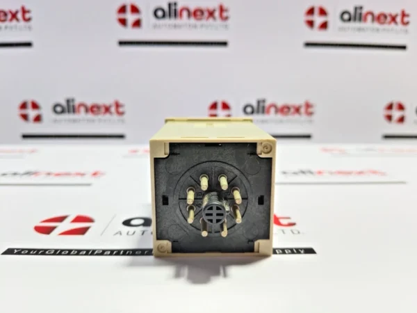 Omron H3BA-N8H-305 timer 0-10sec 120VAC 50/60Hz