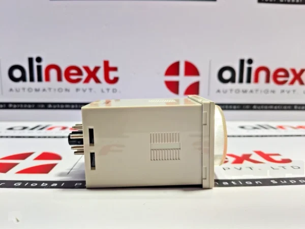 Omron H3BA-N8H solid-state timer relay 0 to 1.2 min