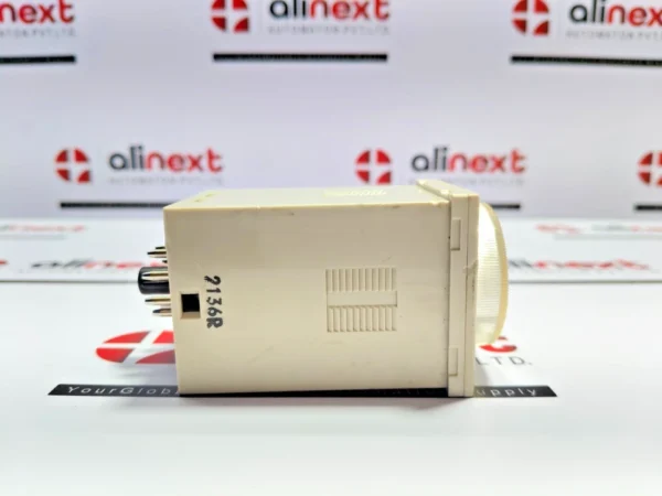 Omron H3BA-N8H timer 0-12sec 220VAC 50/60Hz