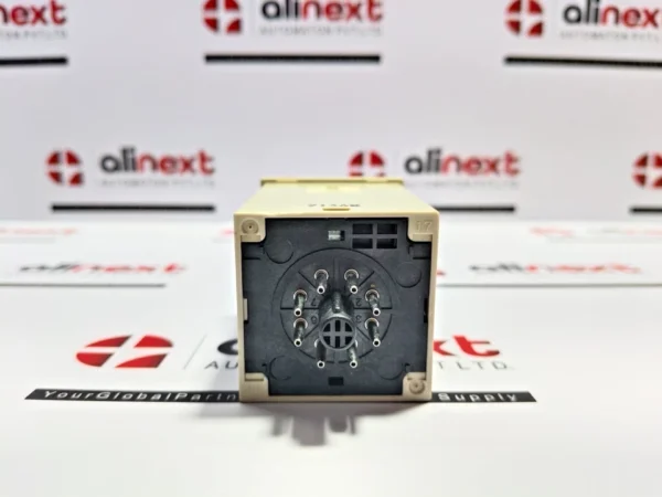 Omron H3BA-N8H timer 0-12sec 220VAC 50/60Hz