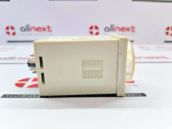 Omron H3BA-N8H timer 0-30sec 220VAC 50/60Hz