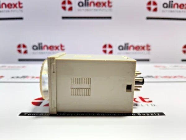 Omron H3BA-N8H timer 0-30sec 220VAC 50/60Hz