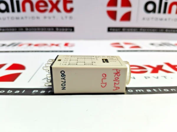 Omron H3YN-4 solid-state timer 0 to 1.0