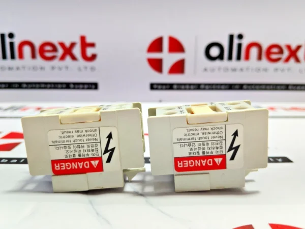 Hyundai HAC 20 auxiliary contact blocks lot of 2x