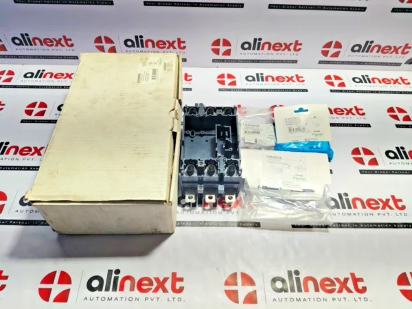 Schneider Electric LV429289 ComPact NSX 3P plug-in base kit  