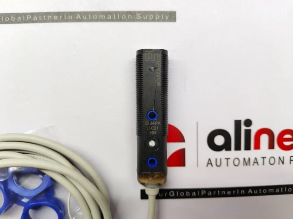 Datalogic S5N-PA-2-C21-NN Photoelectric Sensor (Slightly cracked)