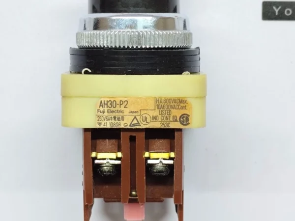 Fuji Electric AH30-P2 Illuminated Push Button 250V 6A 41-10896