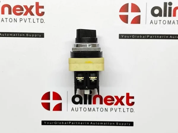 Fuji Electric AH30-P2 Illuminated Push Button 250V 6A 41-10896