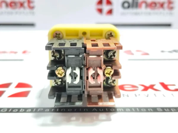 Fuji Electric AH30-P2 Illuminated Push Button 250V 6A 41-10896