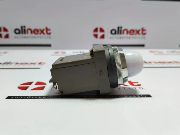 IDEC 1671 OH Series Pilot Light 400/440V 50/60Hz 18V       2W