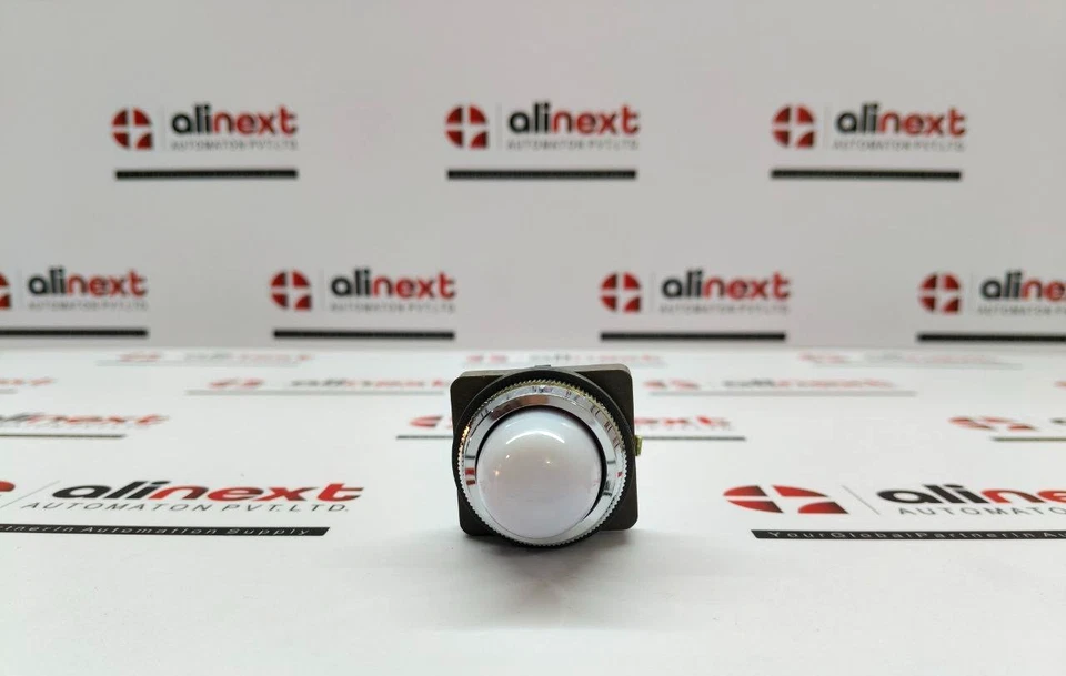 IDEC APNE188 W (White) pilot light 12V 50-60Hz 18V 2W