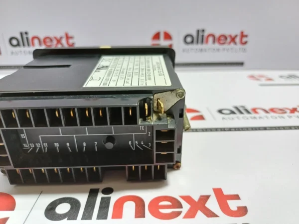 Jumo dTRANS Lf 01 transmitter regulator processor " Slightly cracked "