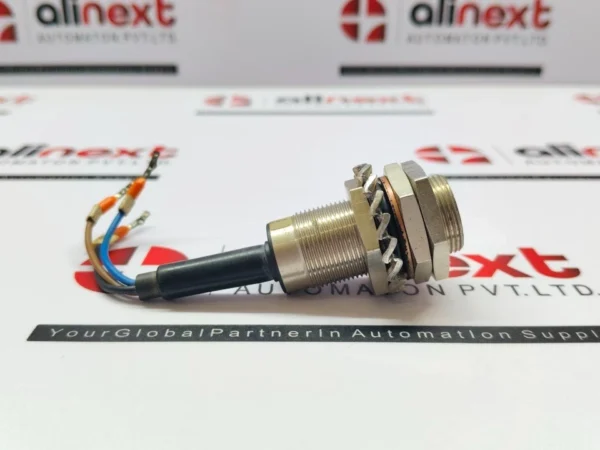 OMRON inductive proximity sensor TL-X5E2-E1