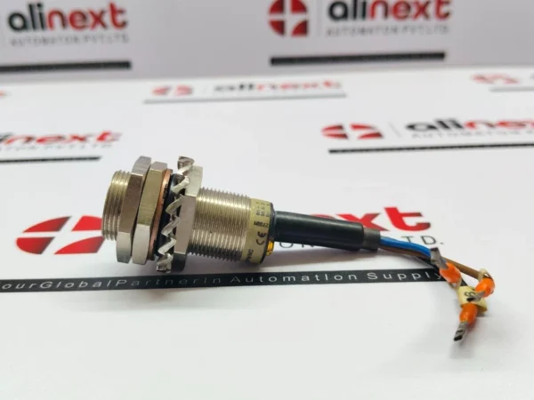 OMRON inductive proximity sensor TL-X5E2-E1