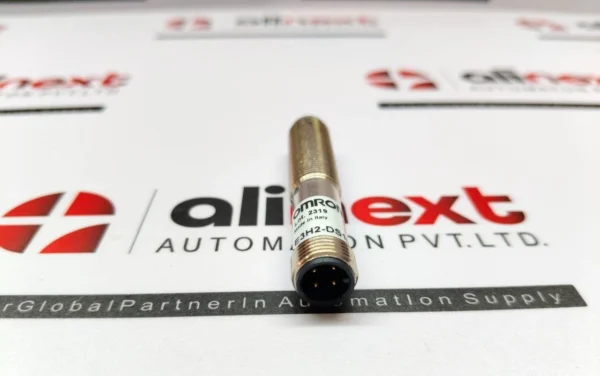 Omron E3H2-DS10B4M-M1 Inductive Proximity Sensor