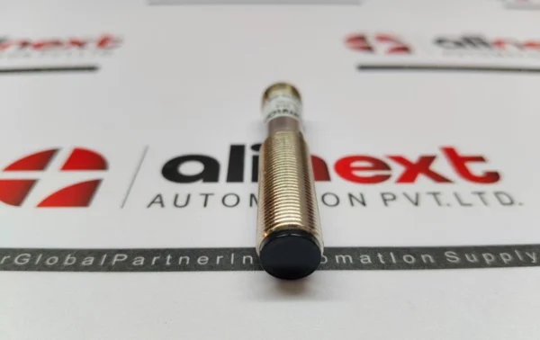 Omron E3H2-DS10B4M-M1 Inductive Proximity Sensor