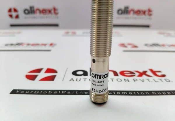 Omron E3H2-DS10B4M-M1 Inductive Proximity Sensor