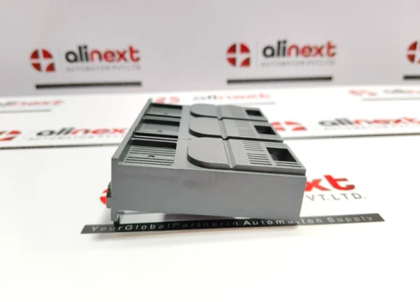 Schneider Electric LV429515 3-Pole Short Terminal Shield