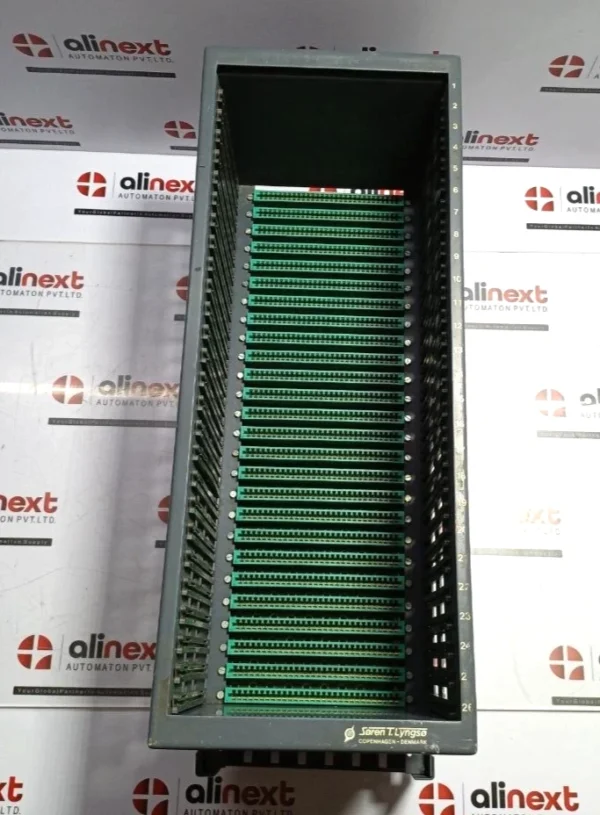 Søren T. Lyngsø 21301100 26 slots subrack backplane