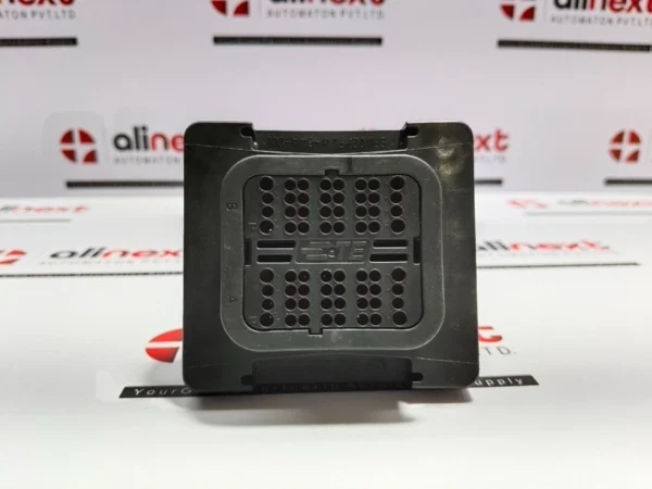 TE Connectivity 60-position automotive connector SPK02-FL 64A-001