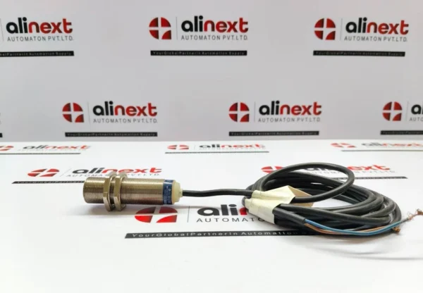 Telemecanique Sensors XS618B1MBL2 inductive proximity sensor