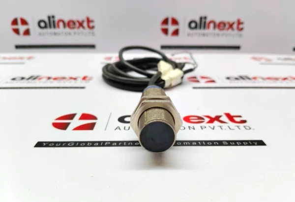 Telemecanique Sensors XS618B1MBL2 inductive proximity sensor