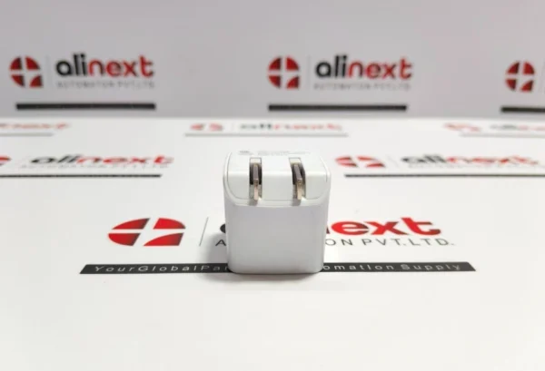 Tomax AD808 Dual USB Wall Charger Adapter 100-240V 50/60Hz 5V 2400mA