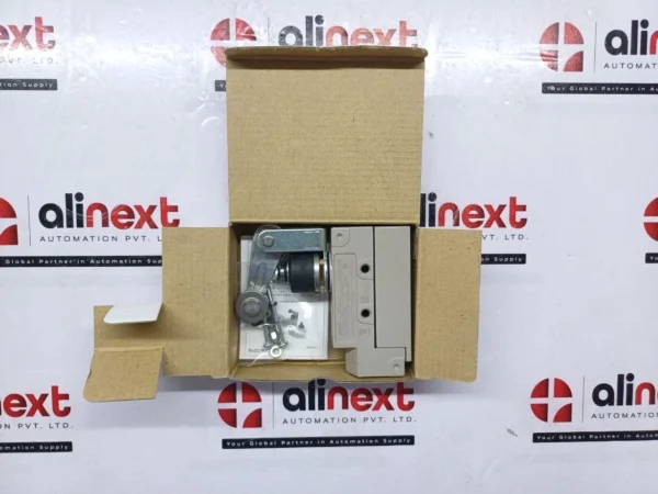 Omron ZE-NA2-2 Limit Switch (Roller Lever Type)