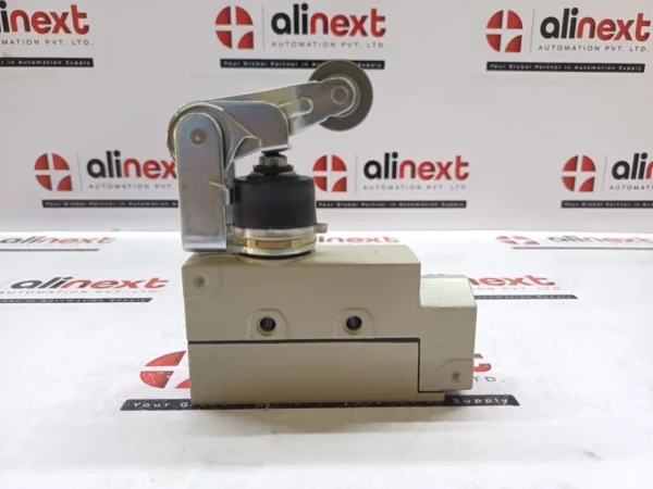 Omron ZE-NA2-2 Limit Switch (Roller Lever Type)