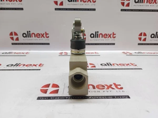 Omron ZE-NA2-2 Limit Switch (Roller Lever Type)